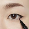 Eyeliner liquidu intensificante
