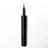 Eyeliner liquidu à punta in feltro Artliner Precision