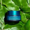 Hydra-Essentiel Night Moisturizer cù Doppiu Acid Ialuronicu